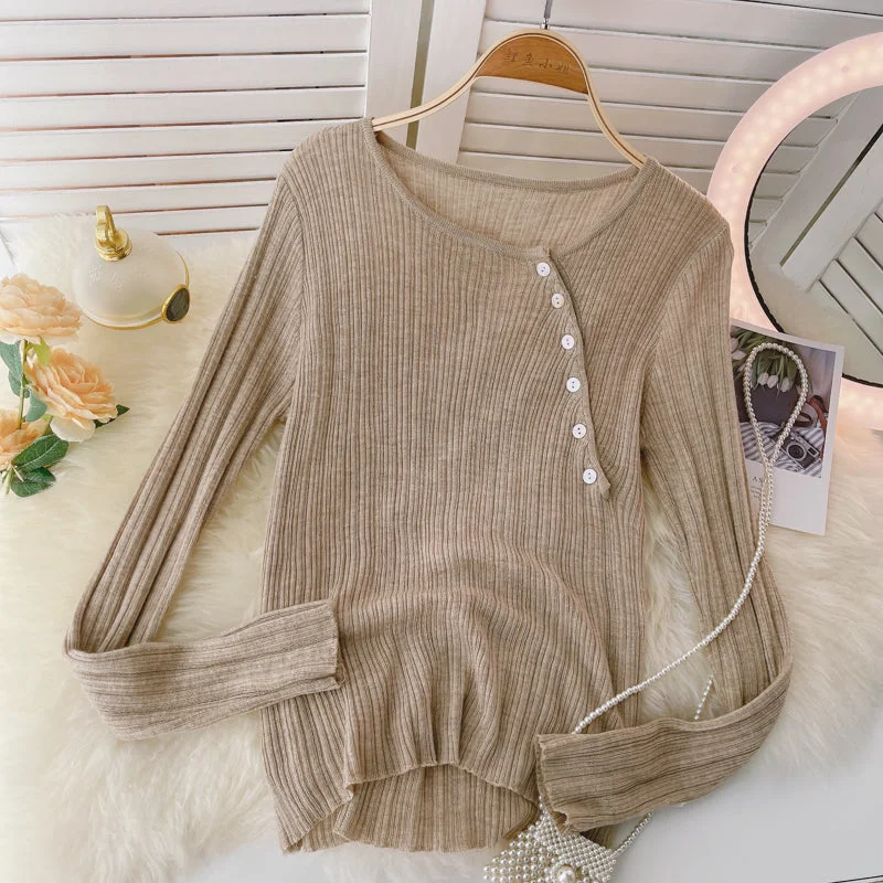 Long sleeved knit top versatile  1579